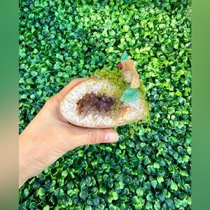 Parrot carving on Agate Geode – Handcrafted